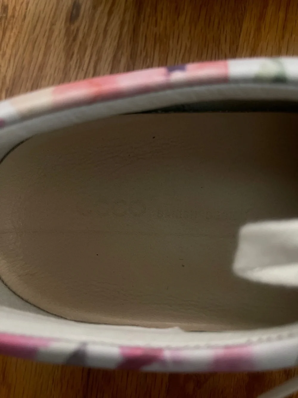 Like NEW ECCO Soft 7 White Floral Leather Sneakers - - Picture 5 of 8
